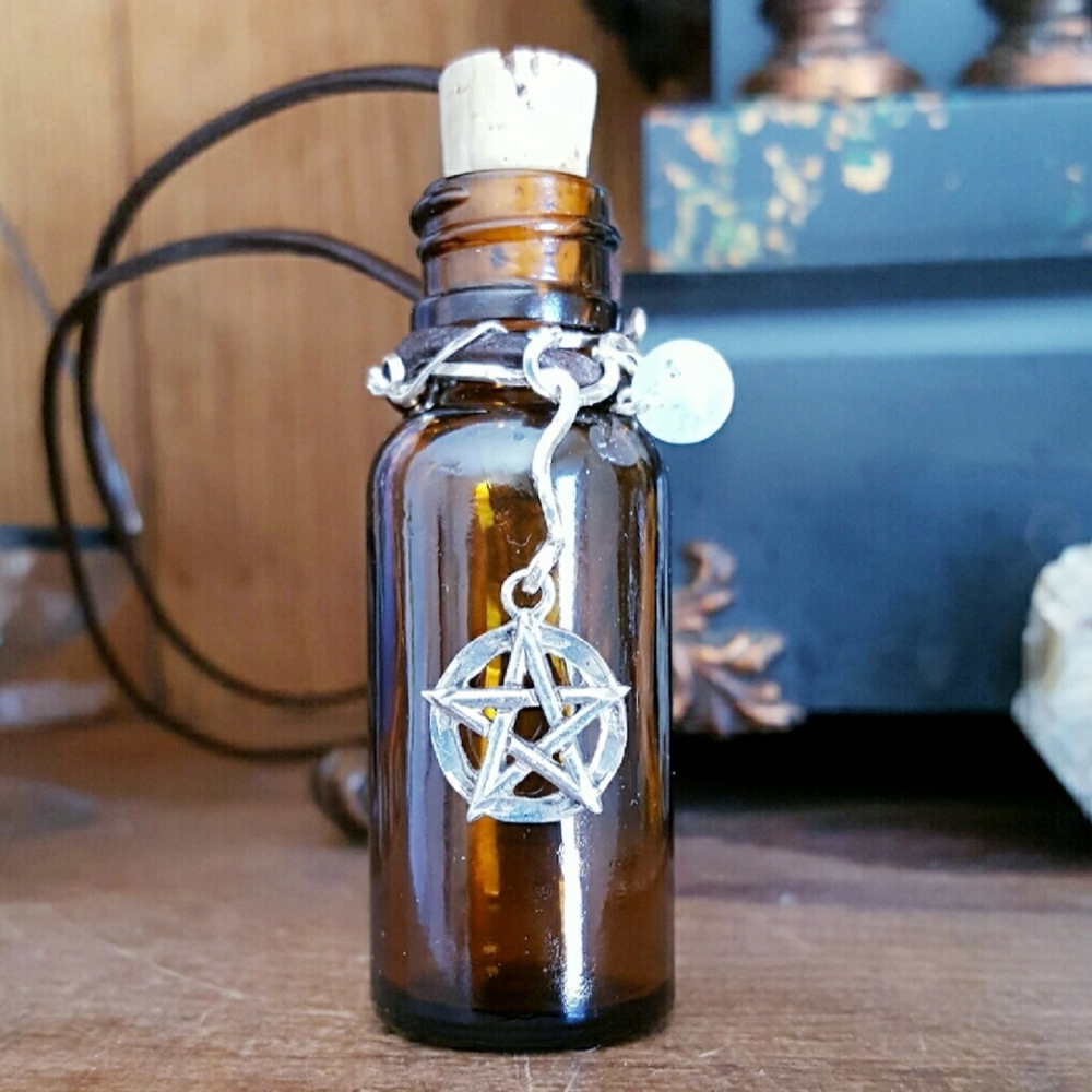 ESSENTIAL OIL TOOL TALISMAN AMBER BOTTLE
